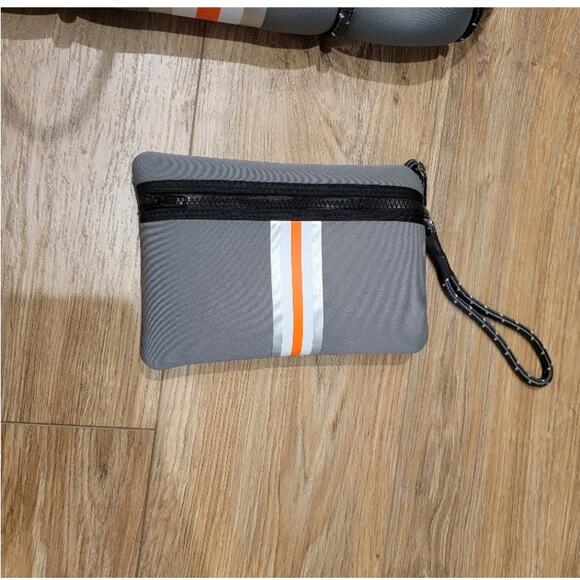 HAUTE SHORE Gray and Orange Shoulder Bag - Picture 11 of 13